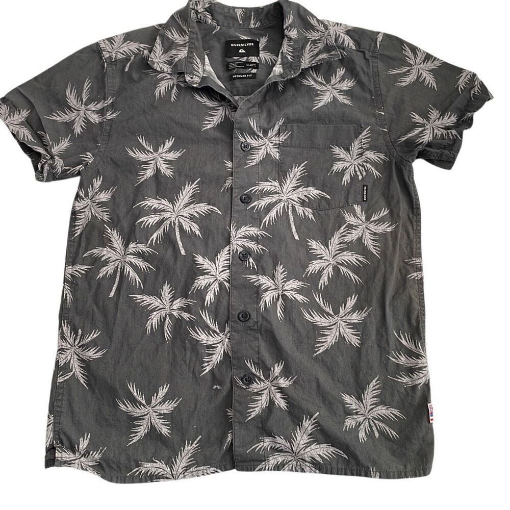 Like New! Quicksilver Short Sleeve Button Down Size Small